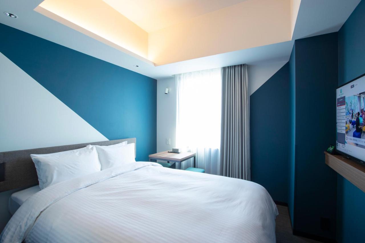 Prince Smart Inn Hakata Фукуока Экстерьер фото